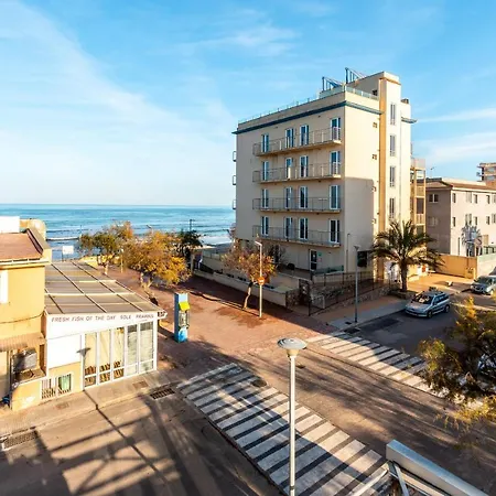 Castello Playa Apartment *